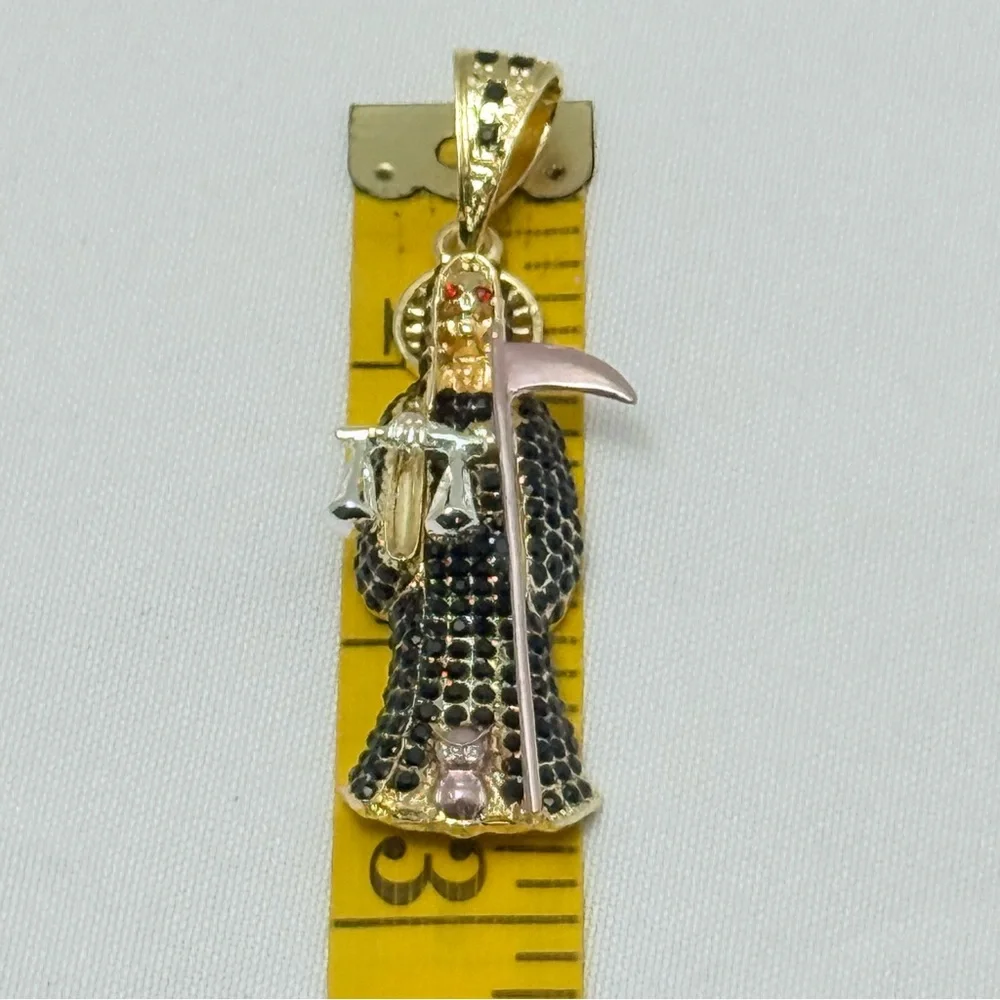 New Chain with medal of the Holy Death of Gold Laminated‎ Chain 26” long